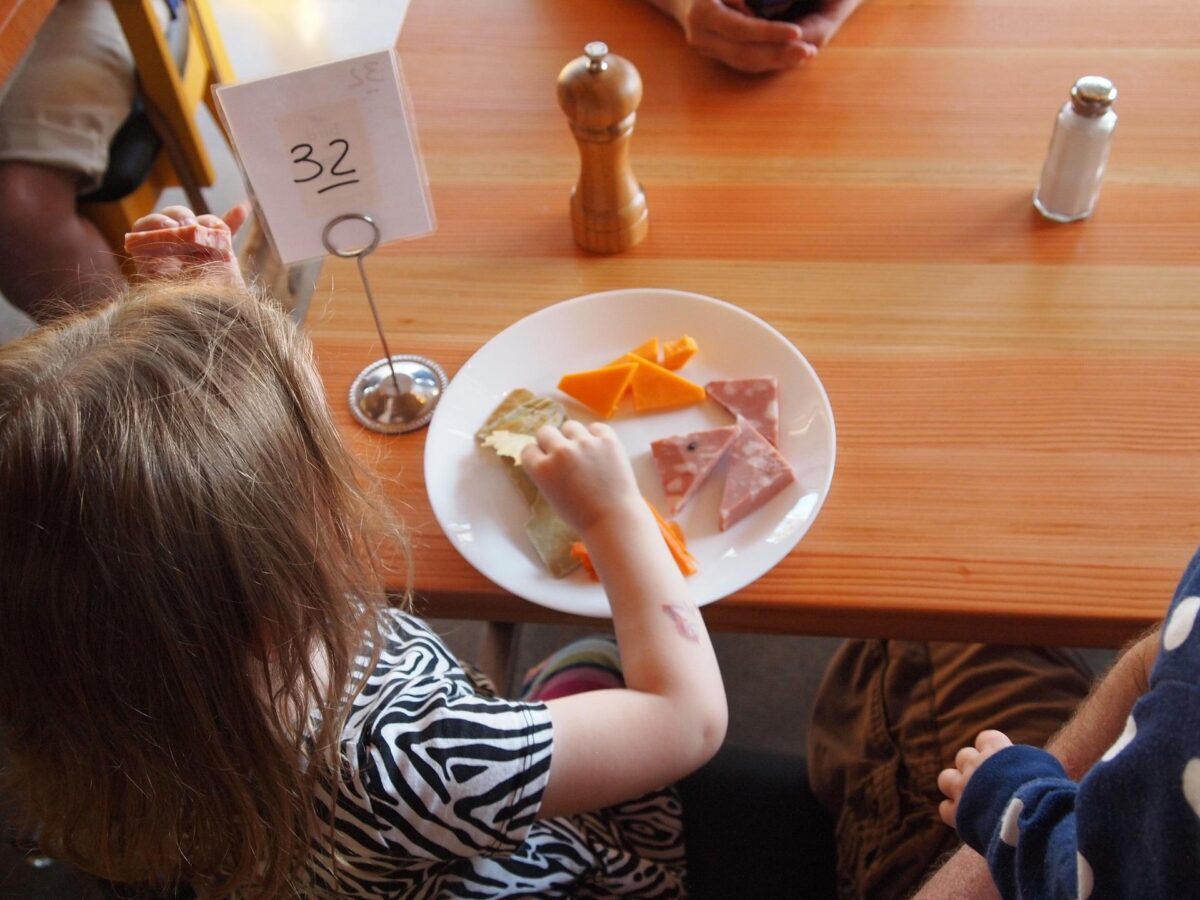 Montessori at home mealtime principles