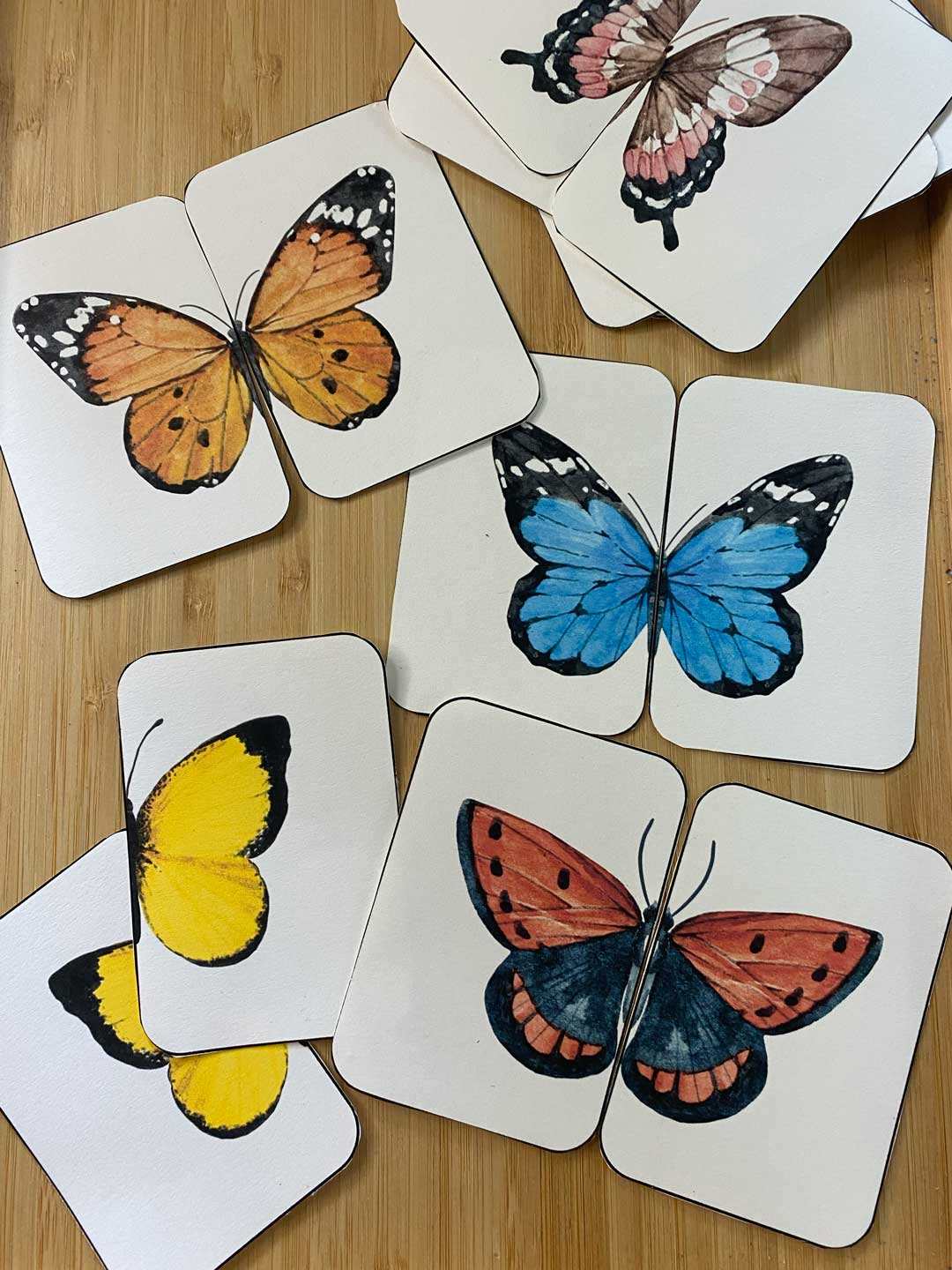 Montessori Butterfly Symmetry Cards - Free Printable - montessori-butterfly-symmetry-cards-free-printable